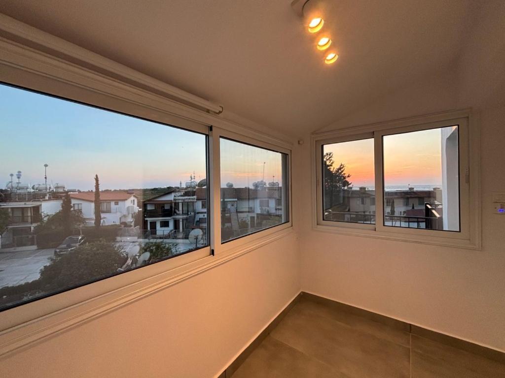 Venus Lighthouse 2B, Sea-View, Paphos Center Apartment Exterior photo